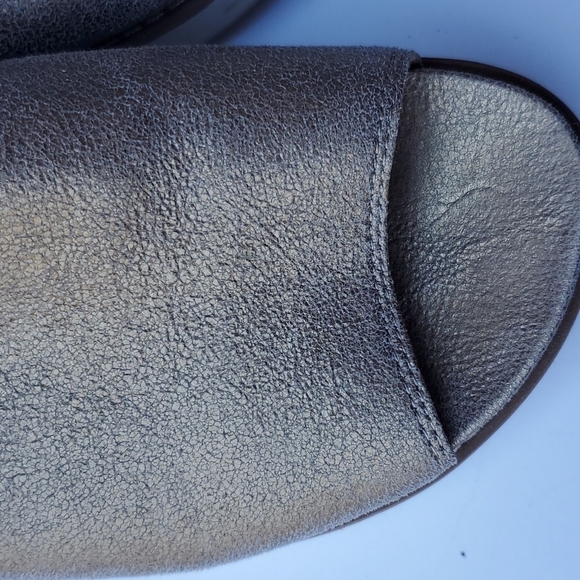 Eileen Fisher gold tone open toe loafer shoe hardly worn 6.5 slight wedge - Picture 2 of 7